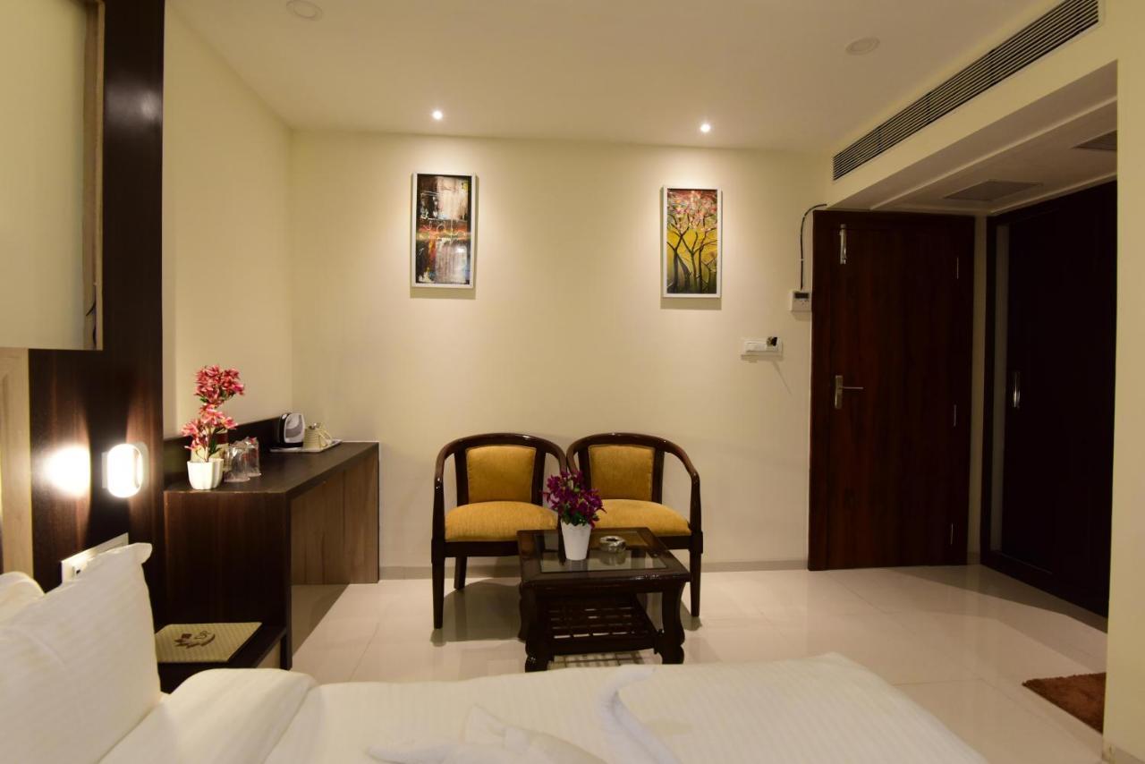 Hotel Dayal Shree Paradise Bhopal Dış mekan fotoğraf